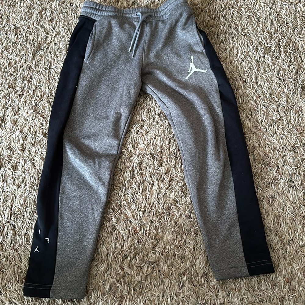 Boys Jordan sweatpants, size L, 6-7 yrs
